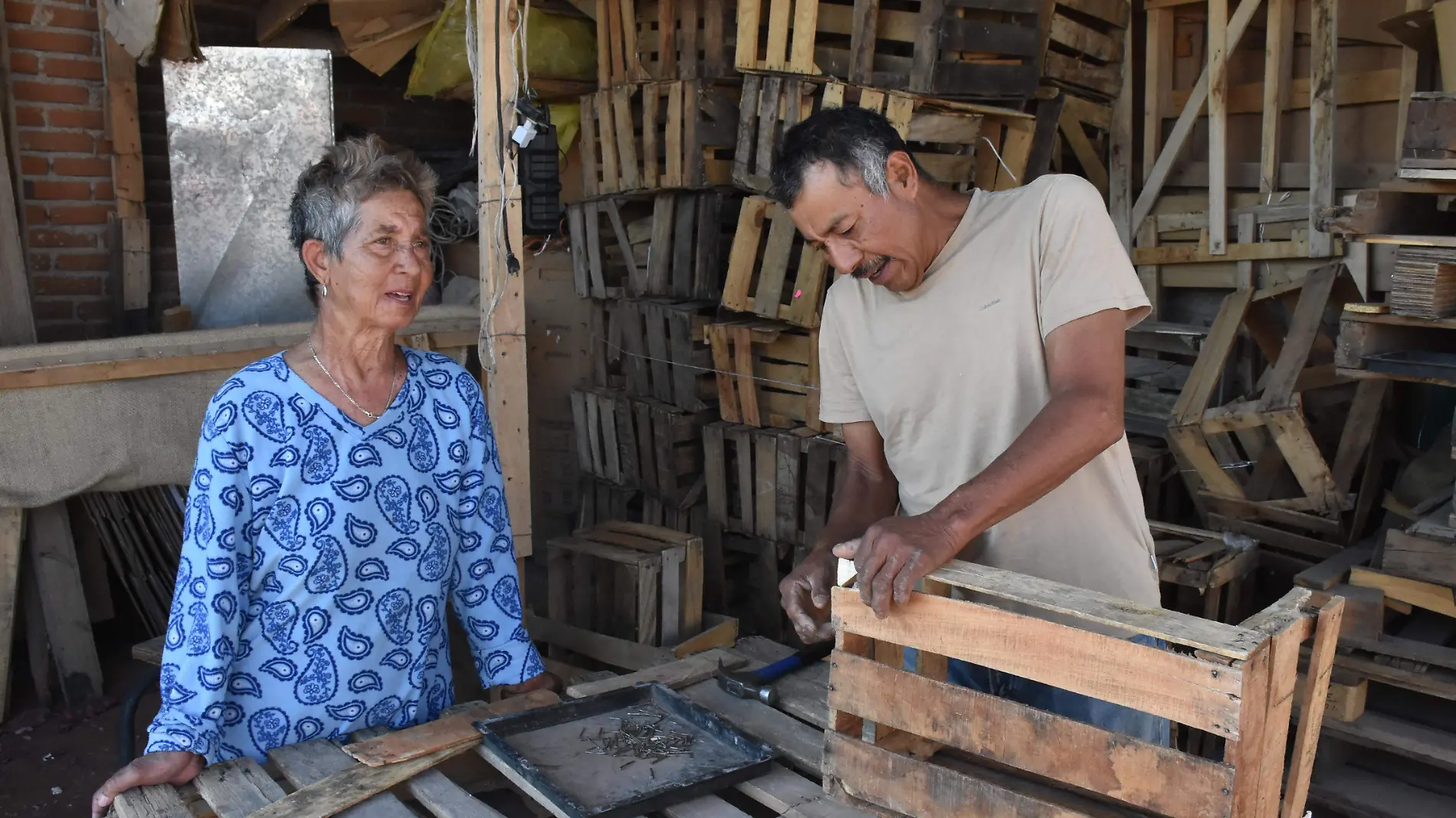 yolanda chavez y angel fernandez adultos mayores  (2)